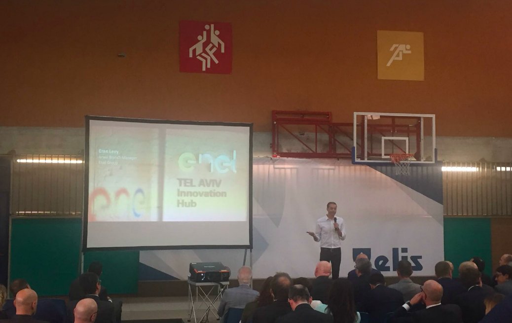 EnelOpenInno's tweet photo. Eran Levy, Tel Aviv Hub Manager, is launching the scouting program for the @centroElis partners at #OpenItalyElis #ElisInnova https://t.co/da0OyetuUJ