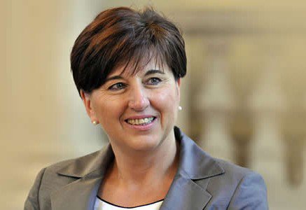politbarometer_'s tweet photo. .@LjudmilaNovak, trenutno poslanka DZRS poslanka in kandidatka za @predsednik2017. #Volitve2017 #politbarometerSLO https://t.co/5uNVG94MGD