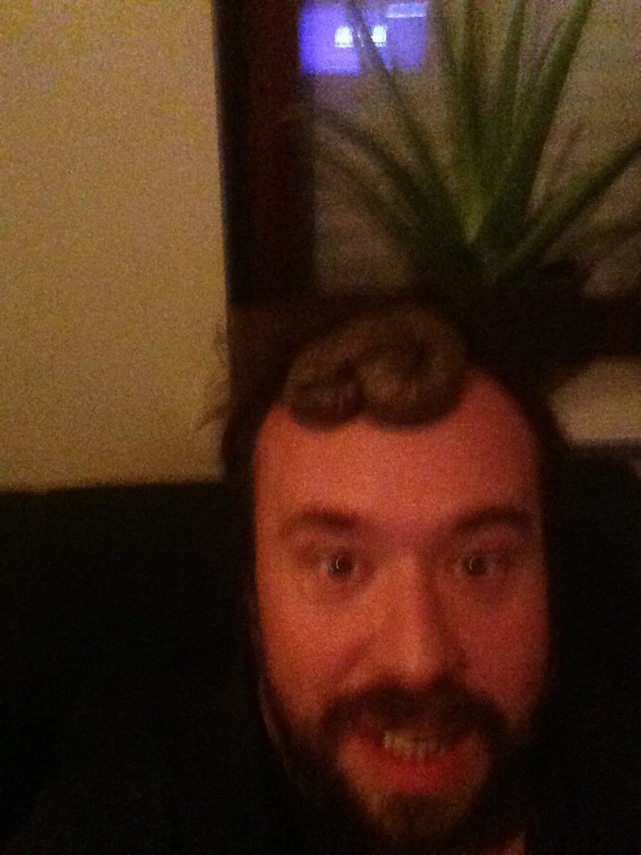 iweinsegers's tweet photo. Stop toch eens met op m'n kop te schijten #lifeofcomedy #comedyback #tragischkomiek #is https://t.co/6PGoQFbU4W