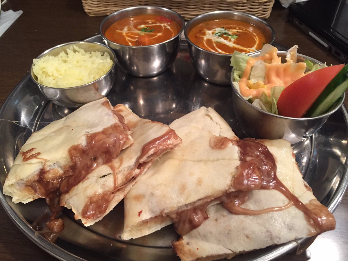 カカト No Twitter 東京の西のほうに来る用事がある方はインドカレー屋さんのサンガムでチョコレートチーズナンを食べるのです チョコレートとチーズが壮絶な殺し合いをした結果ほのかな甘みとコクが残るという漫画デビルマンのラストに似た衝撃を味わうのだ