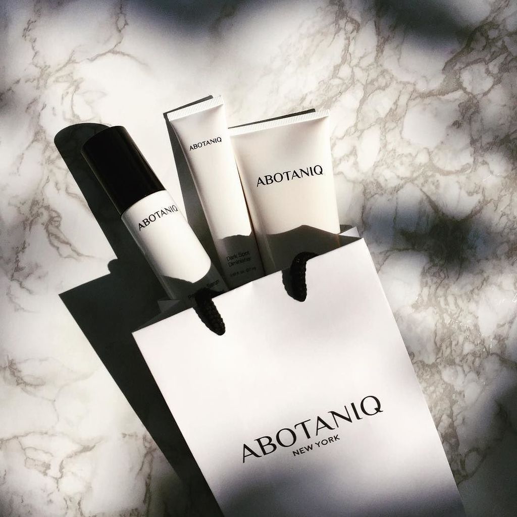 Always 🖤 ✔️ABOTANIQ Peptide Serum
✔️ABOTANIQ Dark Spot Diminisher ✔️ABOTANIQ Exfoliating Enzyme Scrub 
#sunshine #sunbathing #blackandwhite…