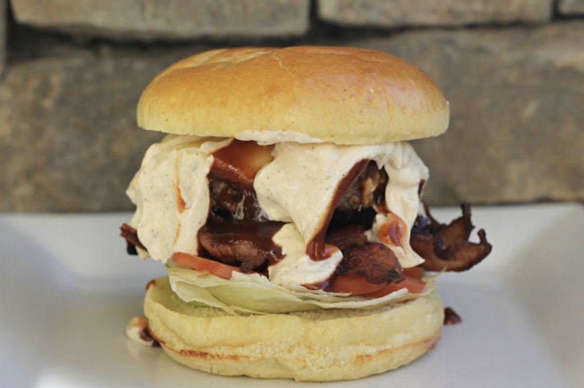 #MLBPlayoffs on the couch + burgers to your doorstep. That my friends, is the #AllAmerican dream. goo.gl/4PK5vJ