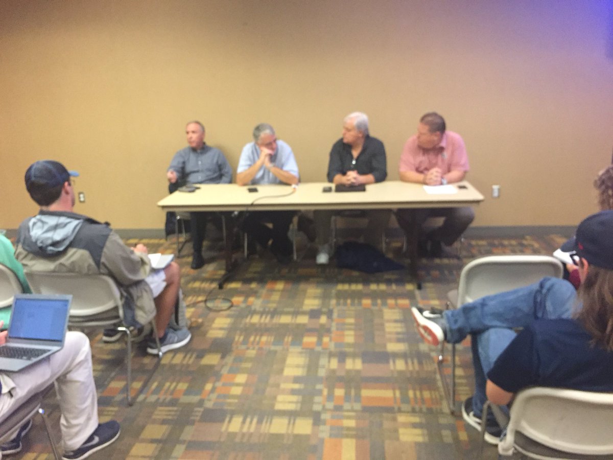 AUJRNL's tweet photo. That’s a lot of sports JRNL experience sharing w/ students: @eaglesportsed, Mark Murphy, @WTVMDavePlatta @aburcham04 #AUJDAY https://t.co/e77ogaPyJC