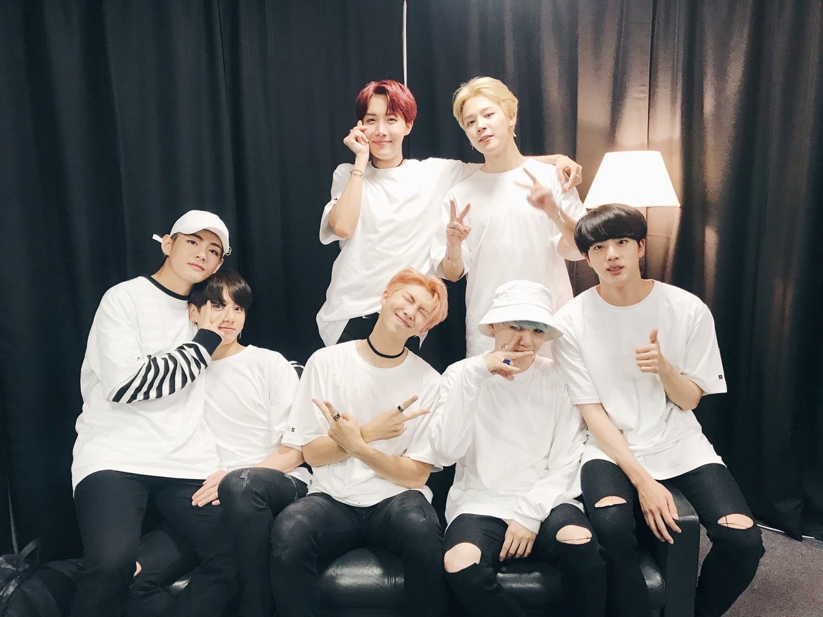 Группа бтс. Корейская группа бтс. Бтс вместе. Команда бтс. Группа бтс 2019.