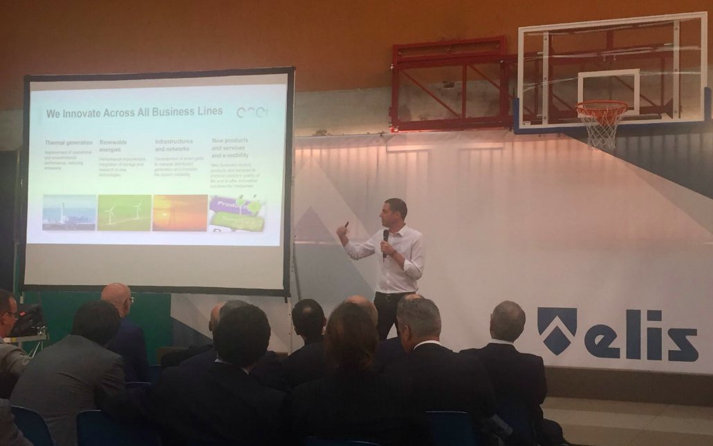 EnelOpenInno's tweet photo. More than 80 global collaborations with startups. Eran explains the Enel Open Innovation approach at #OpenItalyElis @centroElis #ElisInnova https://t.co/JfPWQsueTN