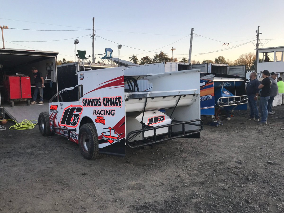 Cryssie618's tweet photo. Danny Creeden was busy behind the wheel this past Saturday #PracticeDay for #ESW2017 https://t.co/houwWSNJP1