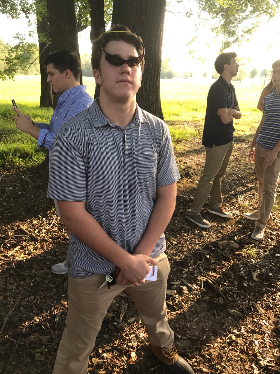 ColeColepetty1's tweet photo. choose your fighter https://t.co/EfVBIrIUy7