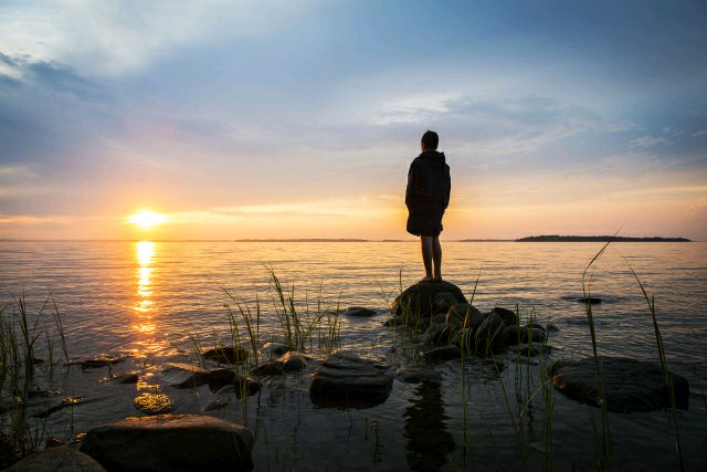Watching the sunset over Lake Champlain on the shores of Burton Island. bit.ly/2wZiCFS