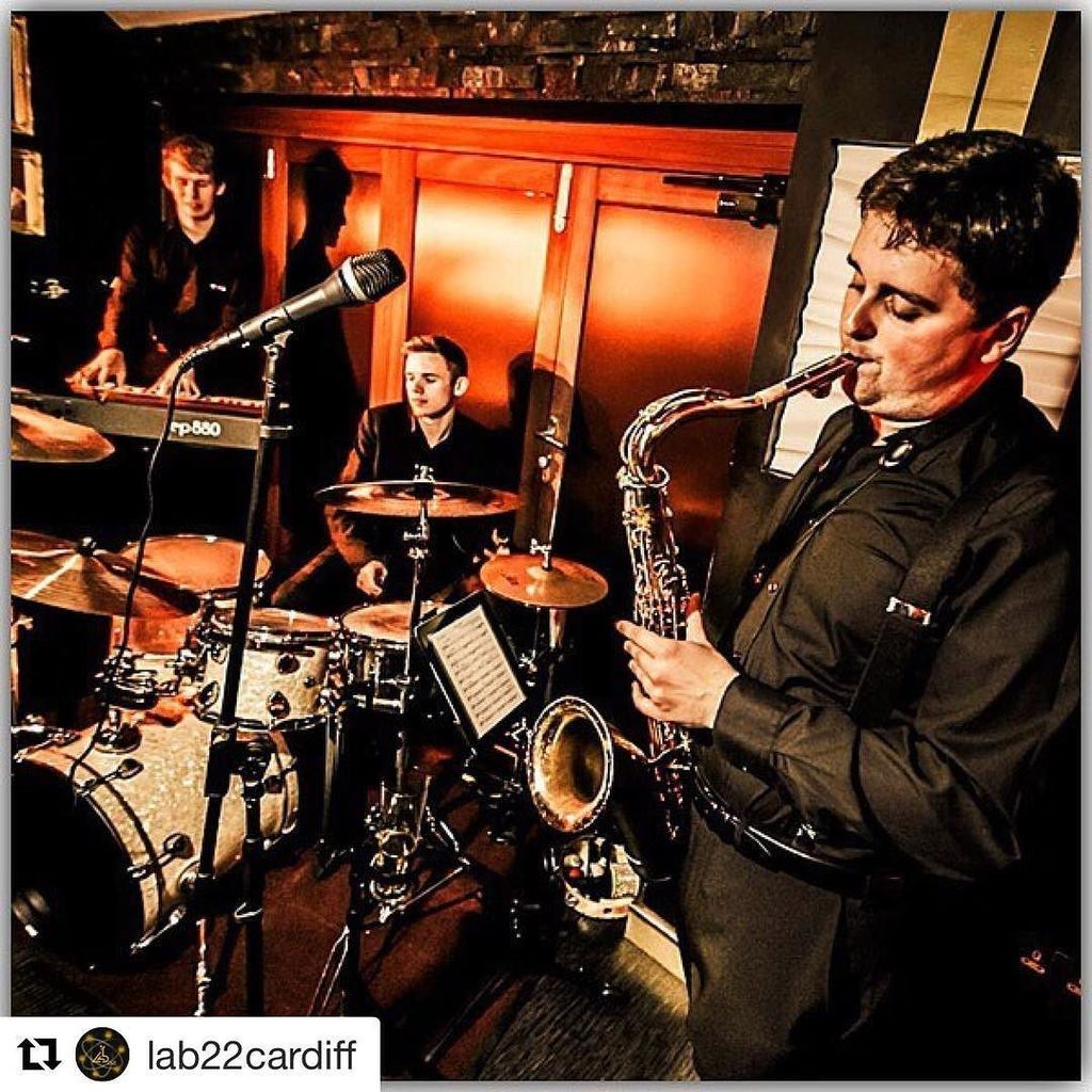 JackMacSax's tweet photo. Celebrating 3 years of #sexylab with @thebanditsjazz tonight @lab22cardiff #livemusic #cardiff #jazz #cocktails #moonshine #prohibition #an… https://t.co/d7Py9g9yP8