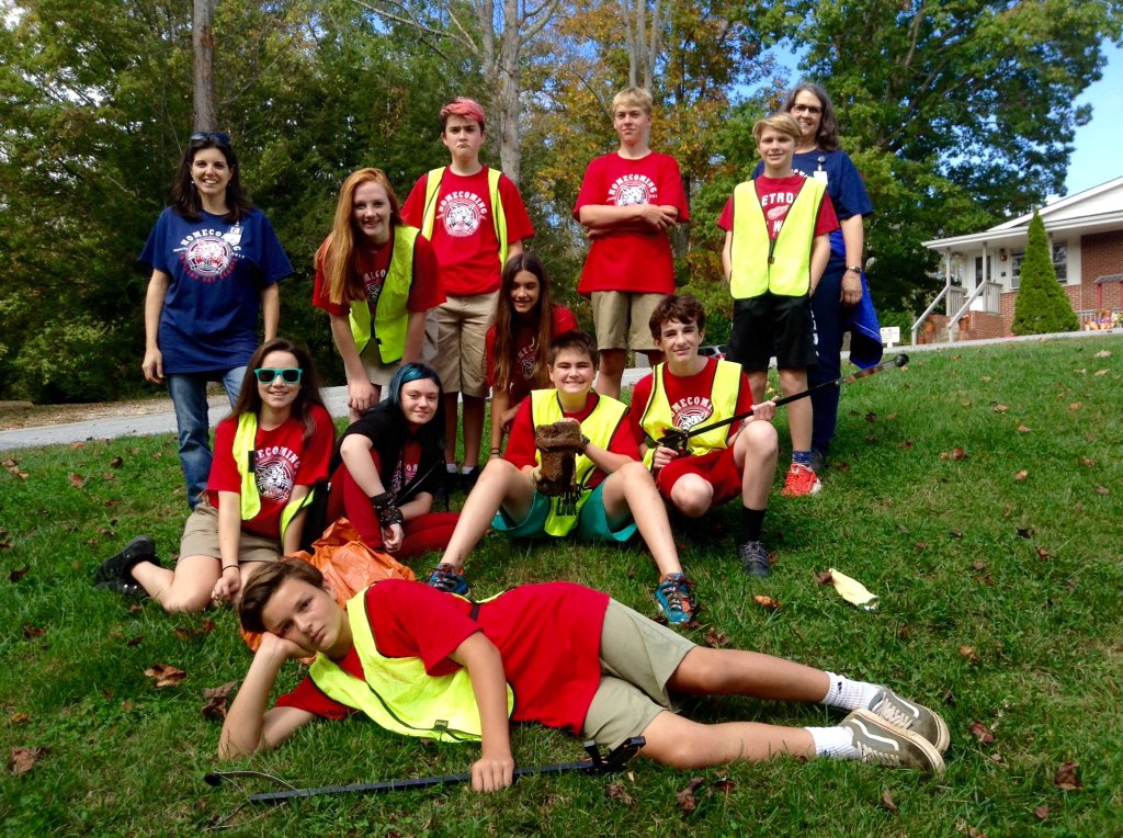 KeySchoolCDS's tweet photo. KMS Adopt-a-stream. Student leaders making a difference in our community. @carolinaday @RiverLink https://t.co/Intucv4hLU