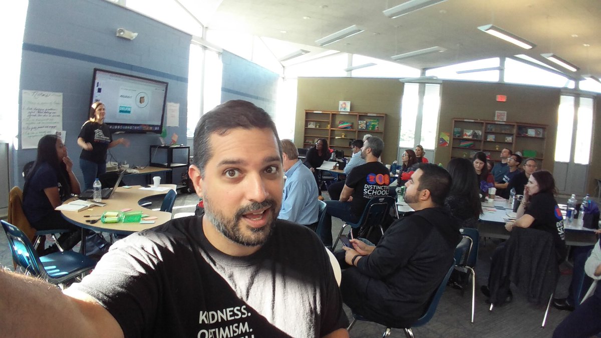 DSchoolsAnthony's tweet photo. Having fun at #DSLR2017 with the best in the biz! @Distinctive_Edu #wearedistinctive https://t.co/zz0AvPdB9B