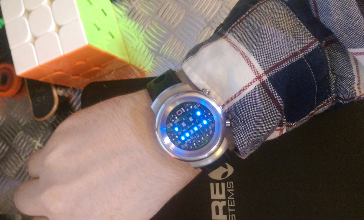DavesInHisPants's tweet photo. Apparently the clocks are changing, but that doesn't impact me because I keep mine in GMT all the time. #binarywatch https://t.co/qsIQoWTsCi