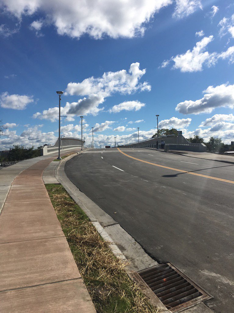 yazoobrewmaster's tweet photo. Heck yeah!  New Division St bridge is open! https://t.co/ojXqgUHiJV