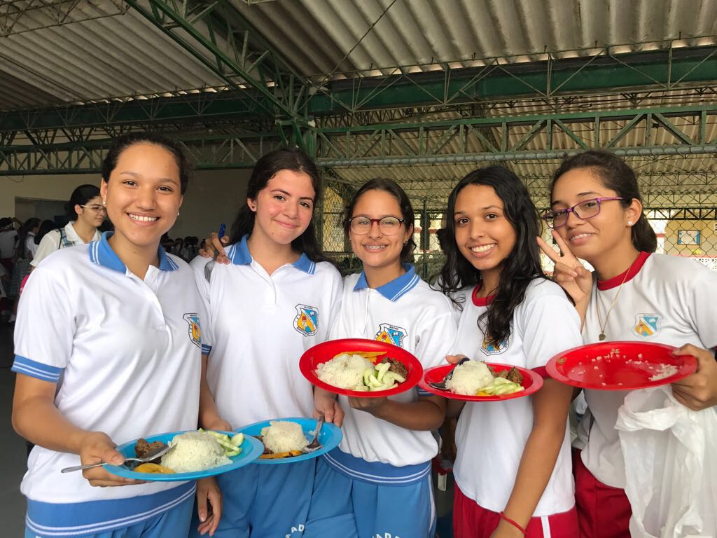 SecEducacionBAQ's tweet photo. El #ProgramadeAlimentacionEscolar cubre el 100% de las IEDs con más de 109 mil raciones diarias de alimentos para nuestros estudiantes https://t.co/vfgKLSj7T2