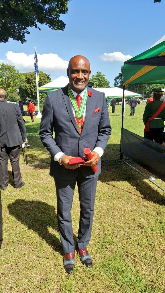 cmi_su's tweet photo. Professor Fritz Pinnock CD for contribution to Education, in particular the Caribbean Maritime University #NationalHonoursandAwards2017 https://t.co/nHC9ZOR0WR