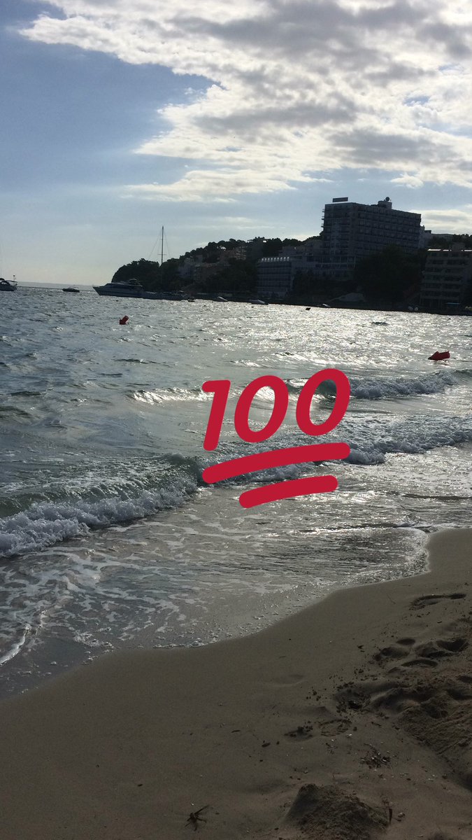 Michelle_196970's tweet photo. Wish I was here lol 100%  not looking forward to the windy weather tonigh 🌪🌪💧☂ https://t.co/qEGQE7LfKl