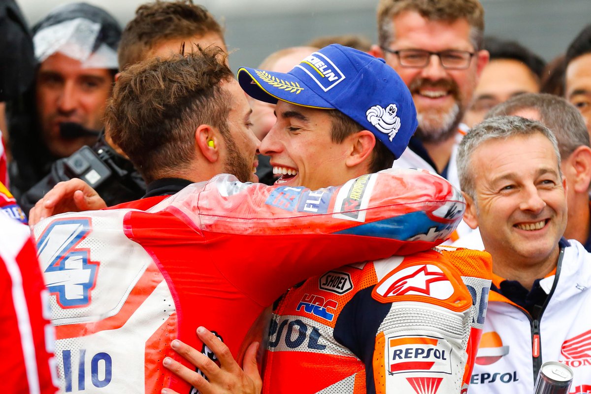Preppy696's tweet photo. Vedendo #Dovizioso #Marquez di @MotoGP di ieri ho ripensato a quando in moto ci andavo anche io: #Bandit4,5 #Hornet6,0 #Z750 #Brutale750 (2) https://t.co/ctyHelhQsk