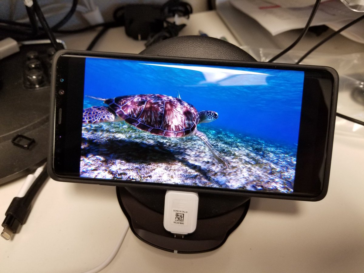 askdes's tweet photo. Good morning & Happy Monday! Ever run into that moment when you want to wirelessly charge and watch in landscape? #happenedtomeonce https://t.co/jKPfNv9bzu