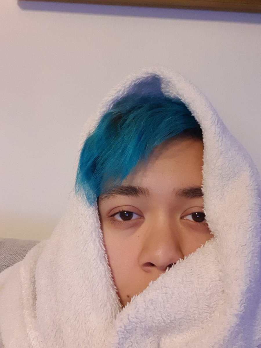 MODE_DanceCrew's tweet photo. This is what happens if you're too cool. You get a cold #badjokes #cold #sniffles #bluehair #toocool /Jenjen https://t.co/ZoUWimvZZX
