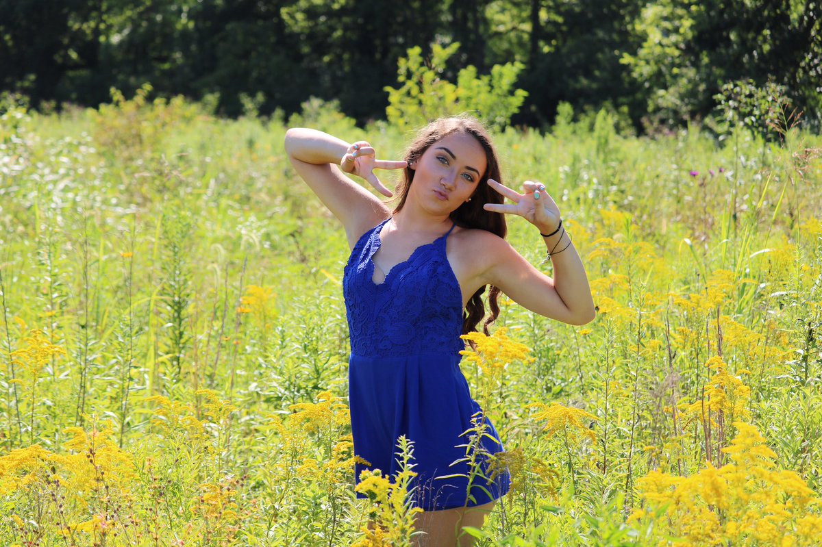 klpriest17's tweet photo. hbd @madidailey_ 'twas a blast taking your senior pics ya diva 😘😘 https://t.co/6vd3vu8fYj