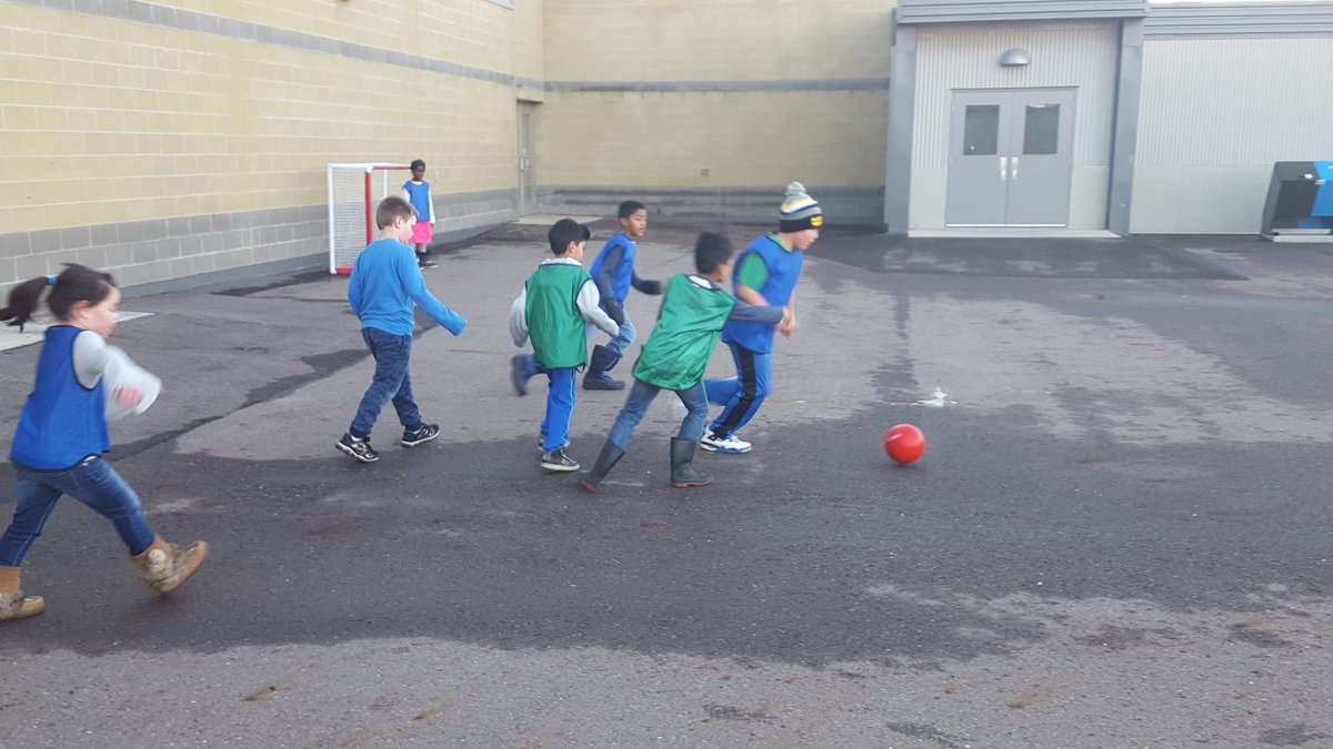 MrHurleyPE's tweet photo. @RMWoodBuffalo election day, so grade 2/3 @WGHillElem are outside playing soccer! @FMPSD #ymmvote #soccer #betternotslide https://t.co/UOjyO0H5Th
