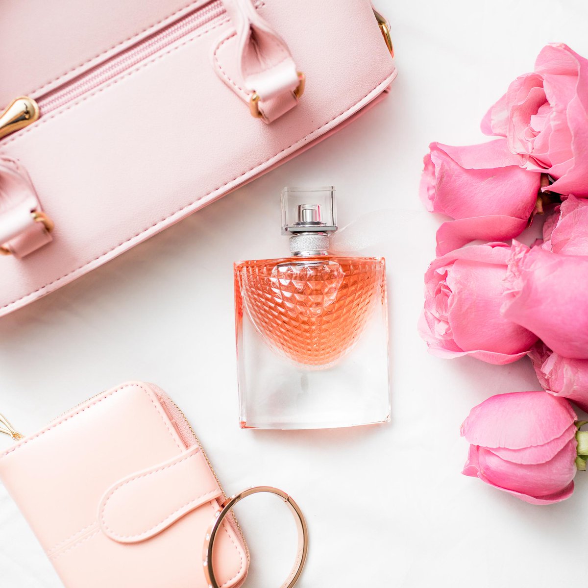 LancomeUSA's tweet photo. Start your Monday off right with the beautiful scent of L'Eclat. https://t.co/QmHnxT78tm https://t.co/ukHk09GCtp