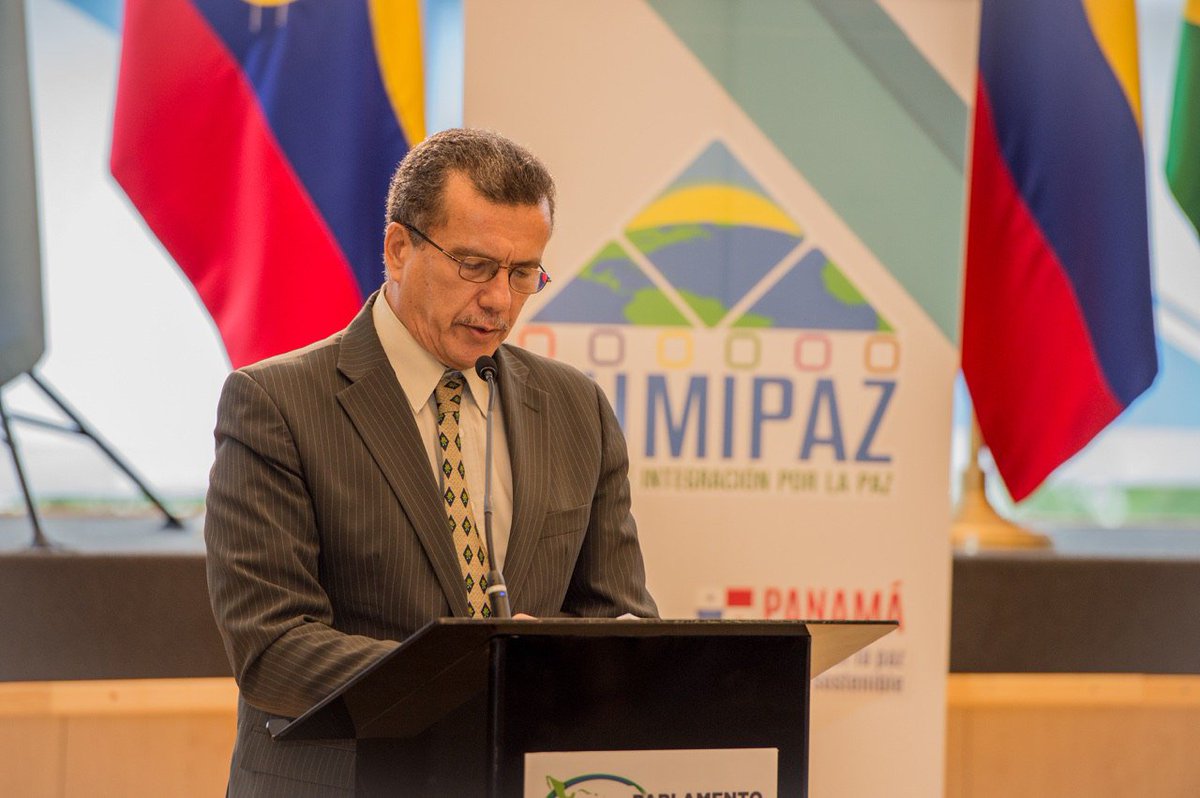 globalembpeace's tweet photo. Heileman: Dr. William Soto moved me with his opening message, he called to our souls. #CUMIPAZ https://t.co/FNg3Np4WVc
