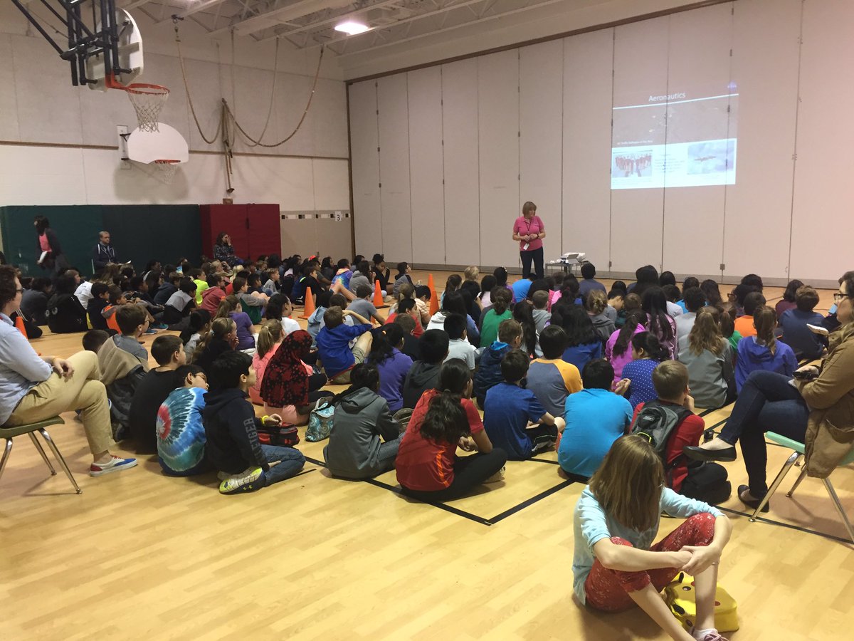 KingsGlenES's tweet photo. Micro-gravity, space station and Rock Bands?! NASA shares some of the most intriguing facts with 6th Graders. #KGScience #ourFCPS https://t.co/xvSdGhuDfA