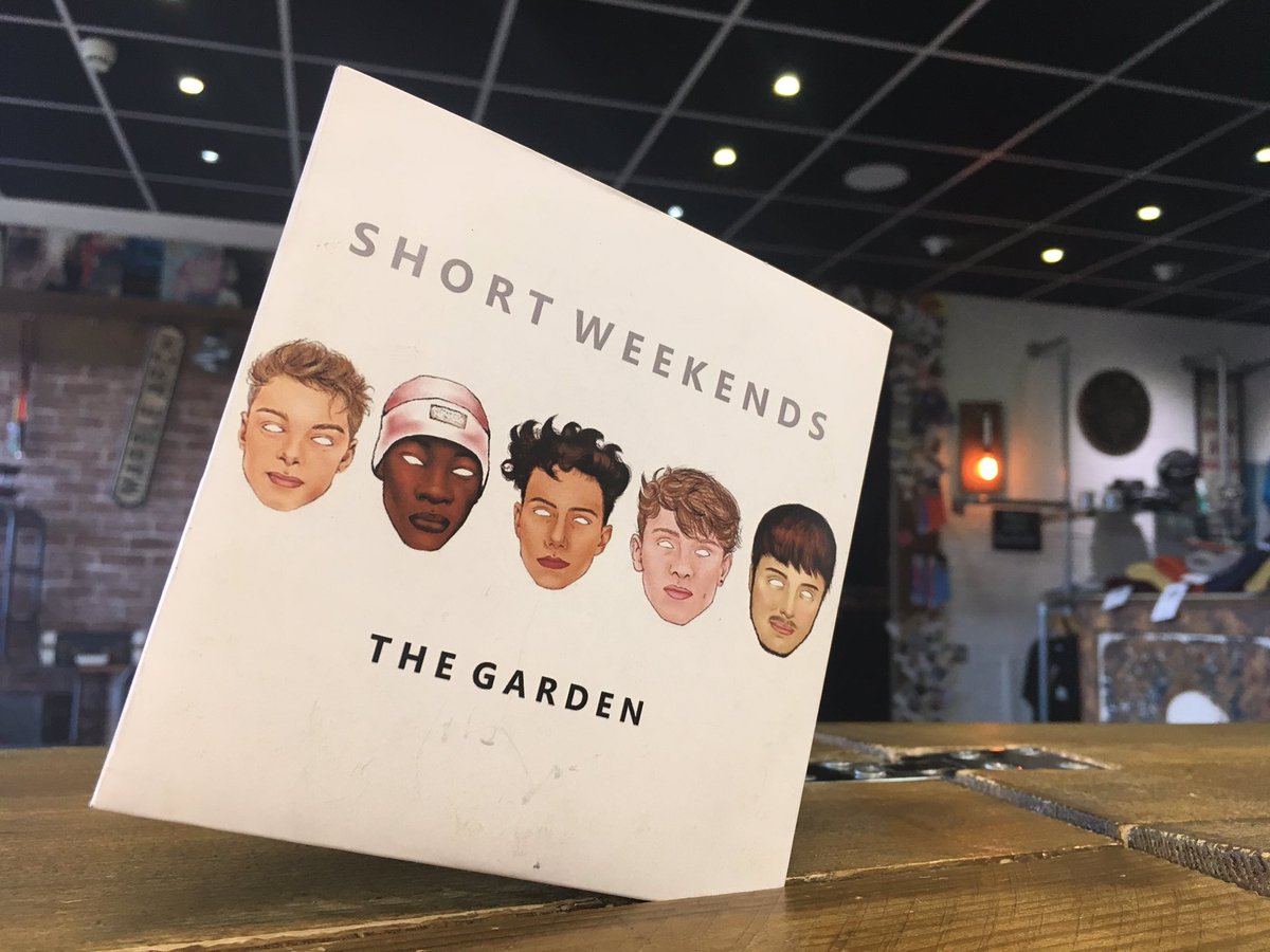 SauceandBrown's tweet photo. Great to have James from @ShortWeekend pop in Store today for new shirts & drop off a CD.
#Thankyou #Shortweekends #nottingham https://t.co/aeTRzPxL7e