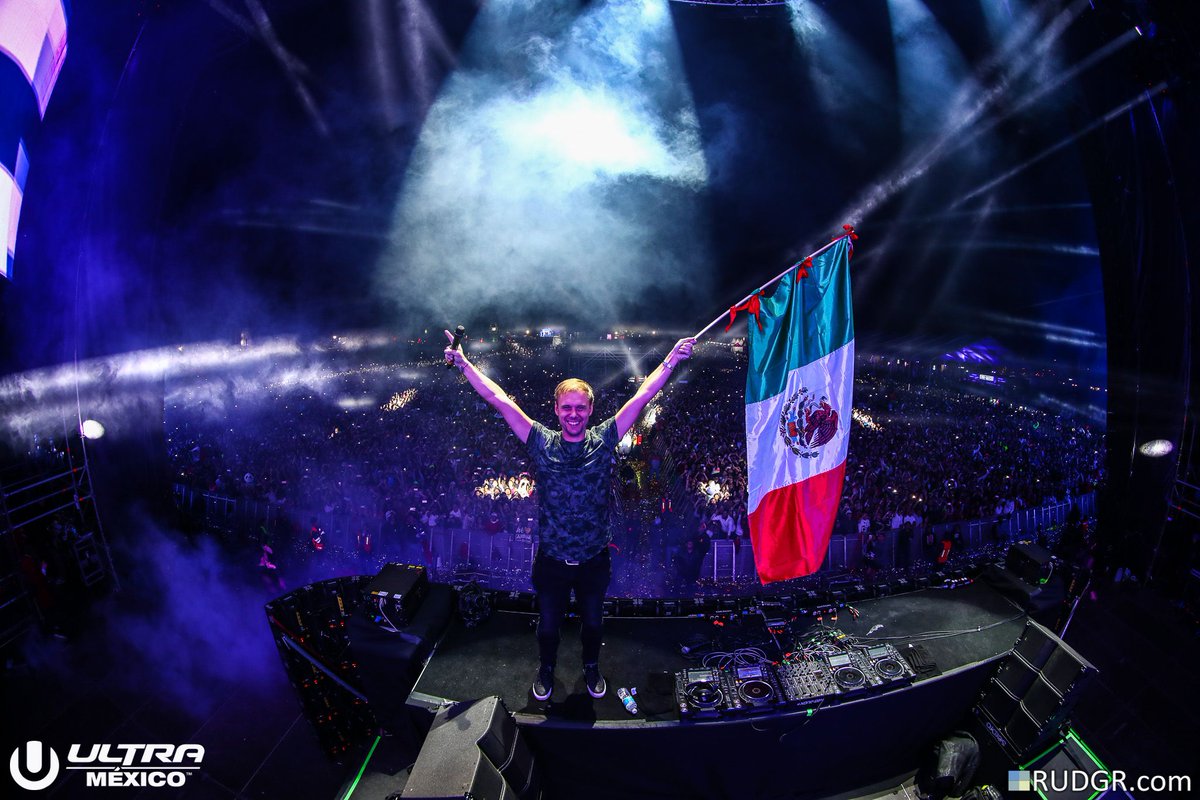 Armada's tweet image. .@ArminvanBuuren's live set of @UMFMexico is now live on @Spotify, enjoy avbpresents.lnk.to/PLTO 💃Picture: @rudgrcom
