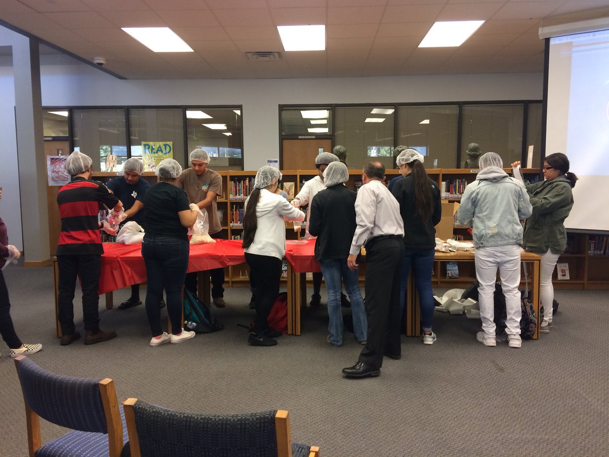 NimitzStuco2018's tweet photo. Nimitz Student Council making meals for a food bank in Fort Worth. #impact https://t.co/RnLnjJOMhk