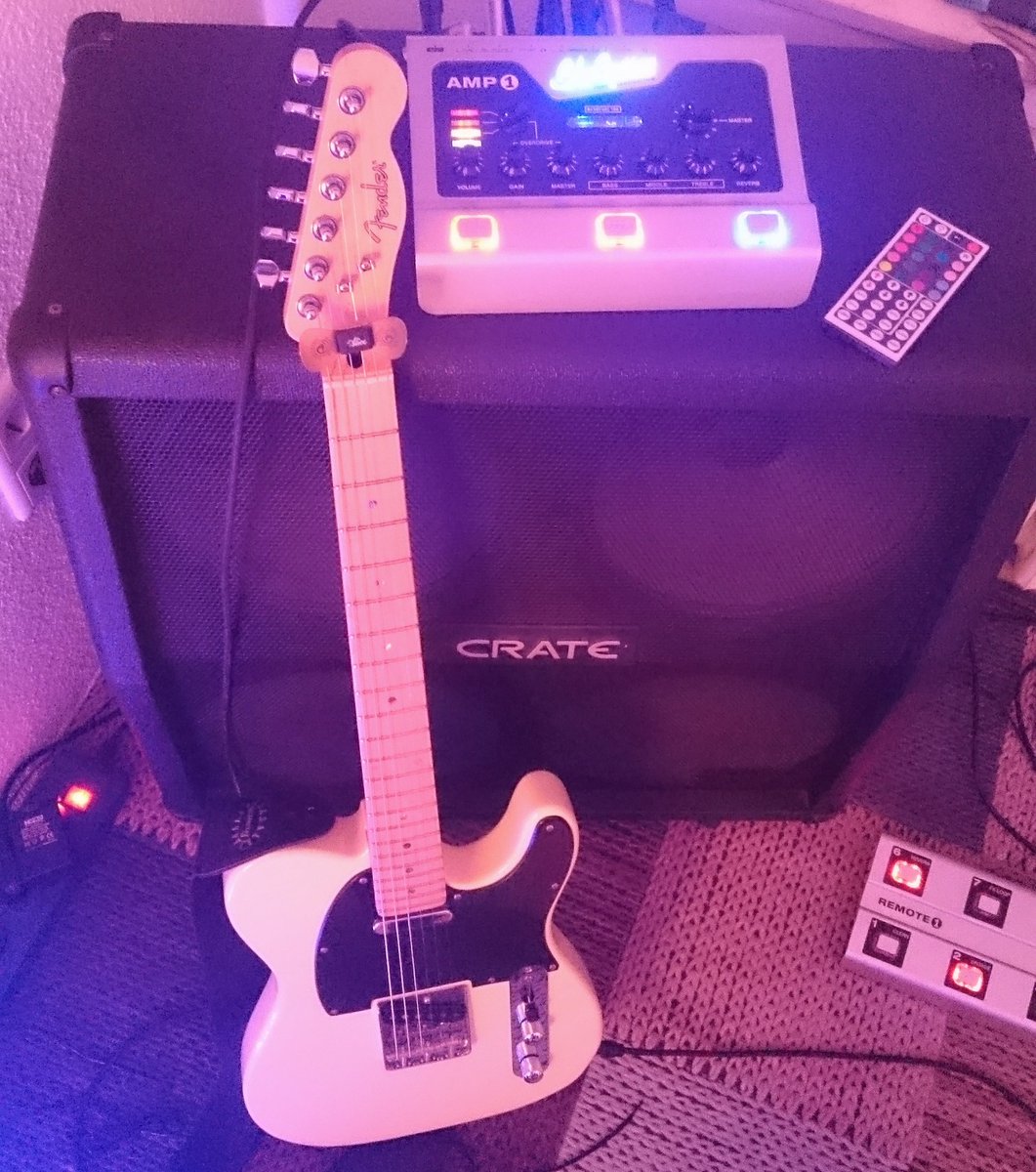 BenniPlu's tweet photo. Absolutely love this Combo! Nanocab and/ or Fatcab coming soon, too.😏 @BluGuitarTB @Thomas_Blug @Fender #fender #bluguitar #Amp1 #remote1 https://t.co/G8pXXjGqn1