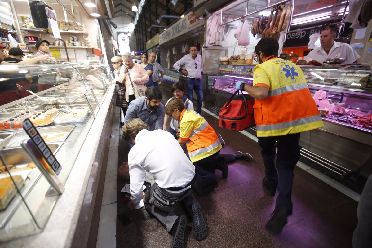 Mutua_Terrassa's tweet photo. Imatges de les accions que hem realitzat a #Terrassa en la Jornada Europea de l'Aturada Cardíaca. Gràcies a tots! #RestartAHeart #RCP2017 https://t.co/WVoewOR9h6