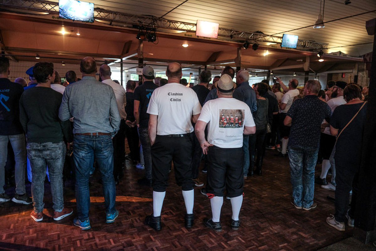 StHubertusGLD's tweet photo. #Schutters bijeen in #Pannerden
#Bielemannen klieven erop los
https://t.co/qpXdZ0qeYr
@ClaudiusCivilis https://t.co/fXNpePoQuz