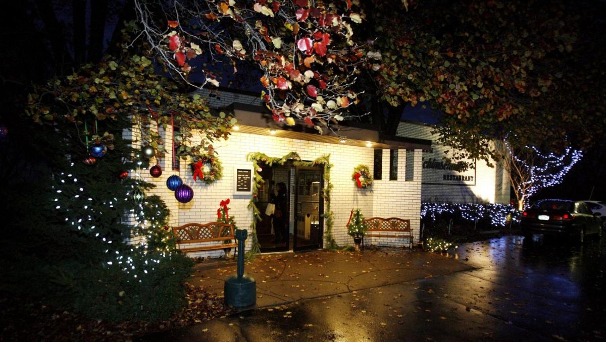 Vacant Schimschack's Restaurant to be auctioned bit.ly/2xINGJu