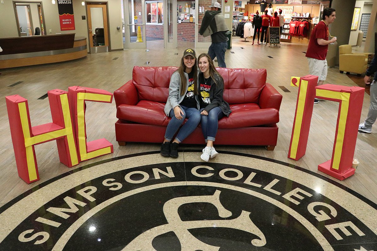 SimpsonCollege's tweet photo. Check out your Homecoming 2017 #SimpsonCouch photos on our FB page! -> https://t.co/d2hLxva8ox #RedandGold #SimpCoHoCo2017 https://t.co/WdNhCUYTH0