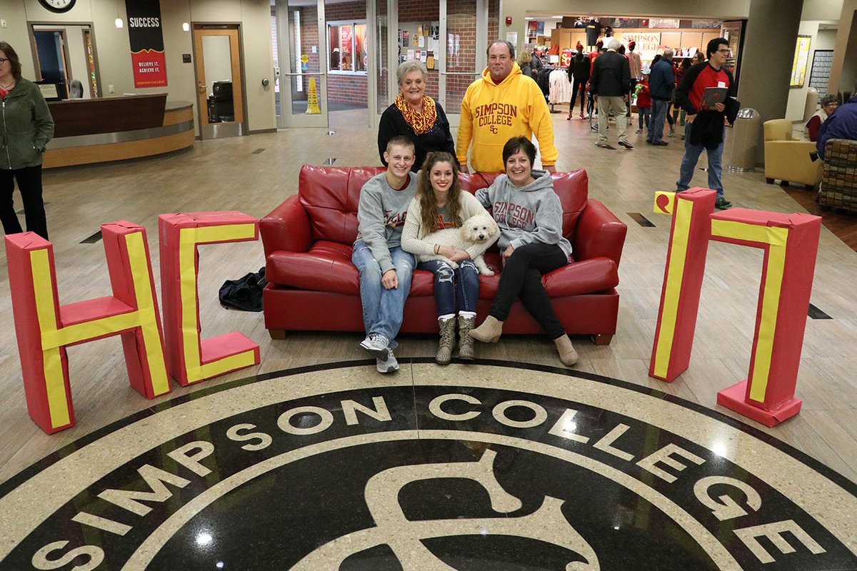 SimpsonCollege's tweet photo. Check out your Homecoming 2017 #SimpsonCouch photos on our FB page! -> https://t.co/d2hLxva8ox #RedandGold #SimpCoHoCo2017 https://t.co/WdNhCUYTH0