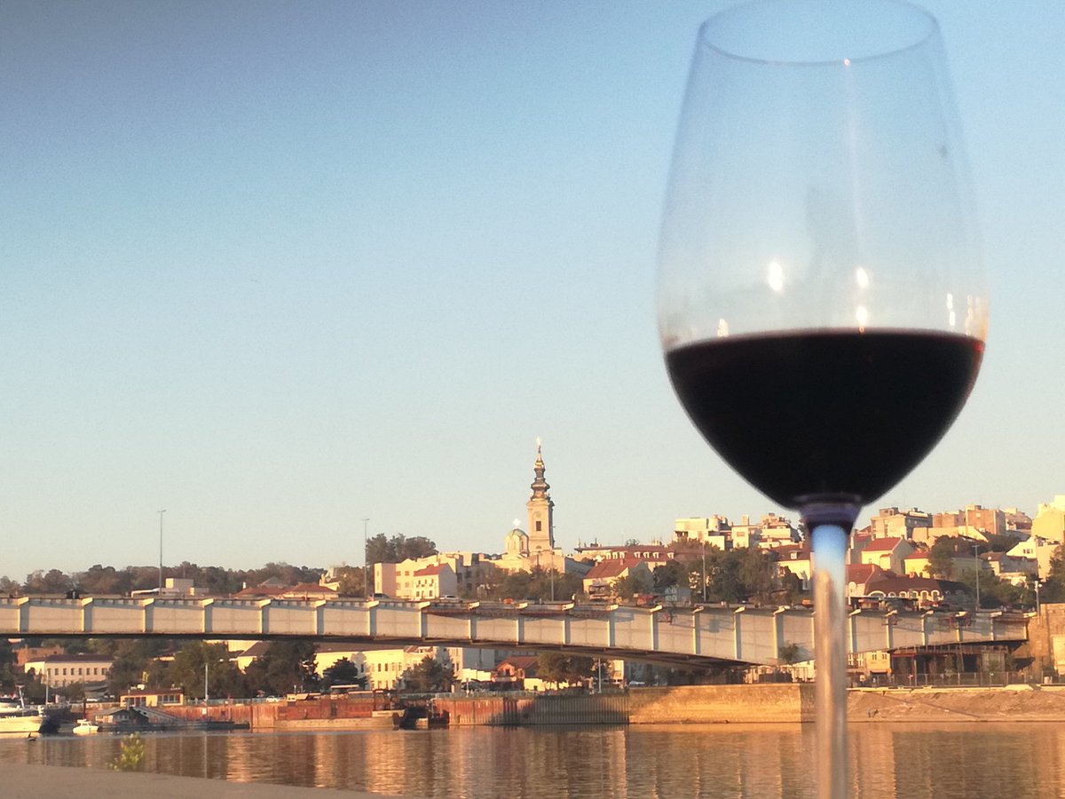 VINOIGRAD's tweet photo. "Kad naučite da degustirate, vi više ne pijete vino, nego pristupate misteriji". S.D.🍷
#vino #citati #vinoigrad #SalvadorDali #ziveli https://t.co/cDa8p8afxU