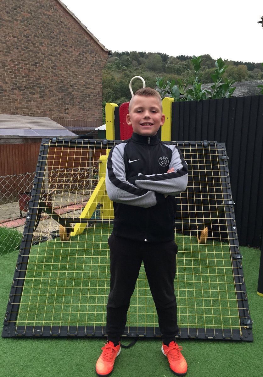BlazeGerrard's tweet photo. No football training tonight so going to the Amex Stadium to watch u23s @OfficialBHAFC vs @Rovers @Nike #FifaCelebration #YNWA #BGB 🔥🔥🔥 https://t.co/t0KLqmdZEG