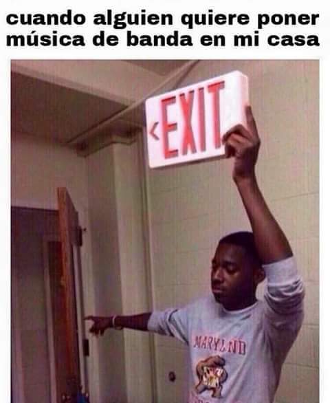 Ukxs's tweet photo. Lo siento pero es verdad 😂😂😂😂 #thuglife #nobanda #Metal #Rock https://t.co/9k2bNJ4h8t
