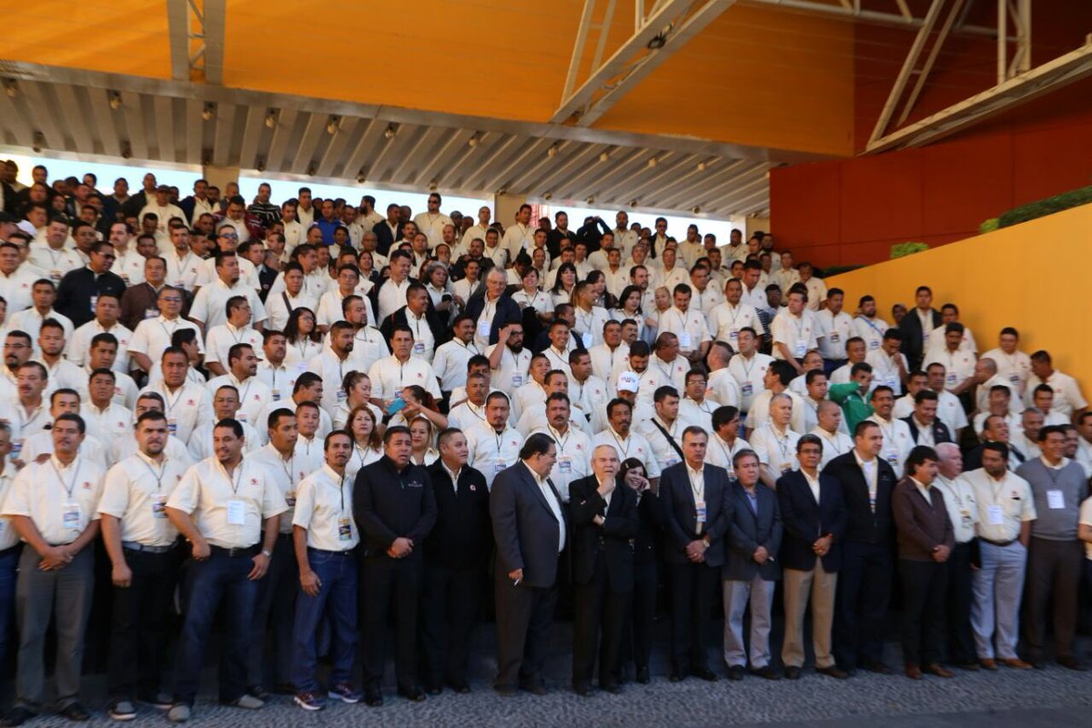 TonyGali's tweet photo. El Congreso #CONASIM 2017 reúne en Puebla a más de mil representantes sindicales de las industrias automotriz, comercio y transportes. https://t.co/SWduYgS7Rh