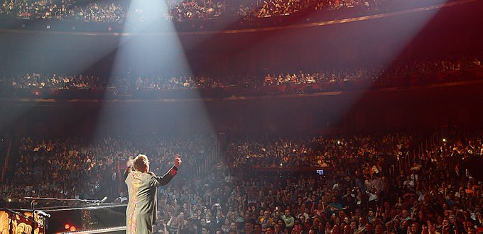 Upcoming100-Elton John Ending Las Vegas Residency in 2018