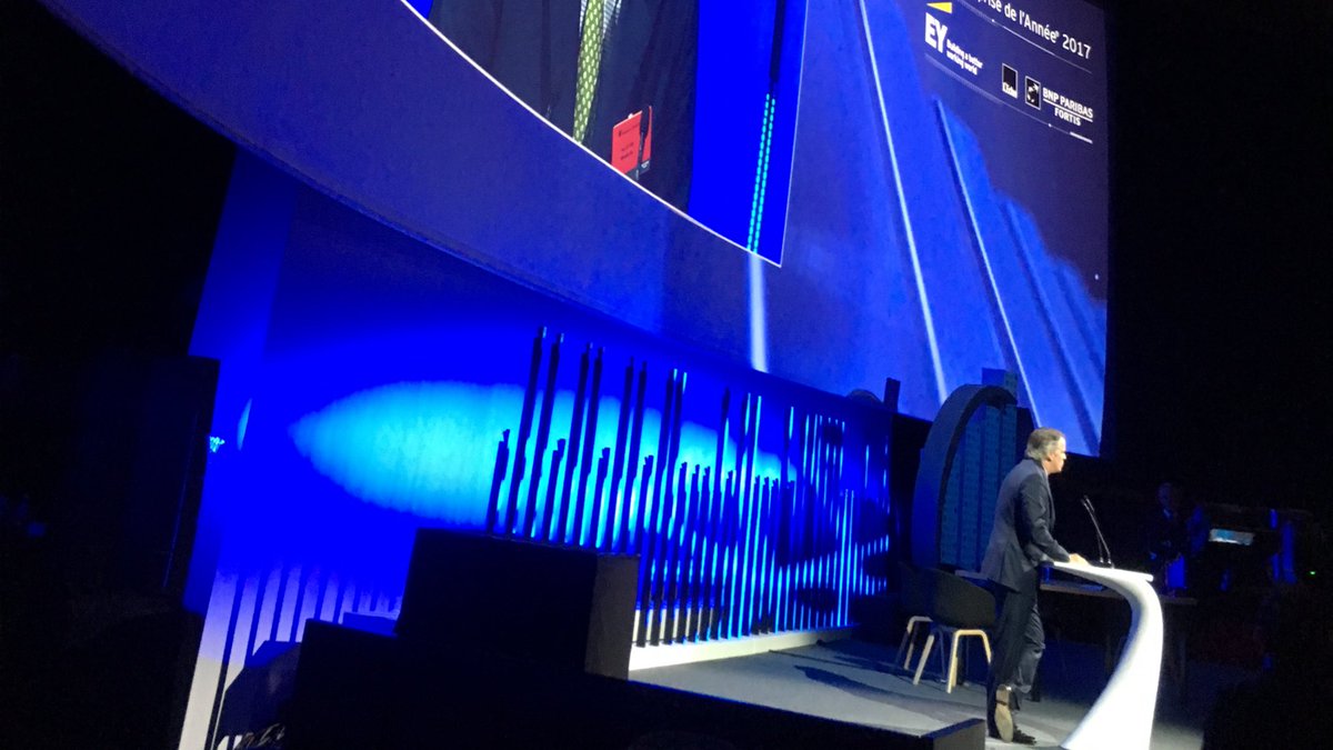 🎉 Félicitations à <a href="/SPADELCOM/">SPADEL</a> pour son titre d’entreprise de l’année ! #EDLA17 .