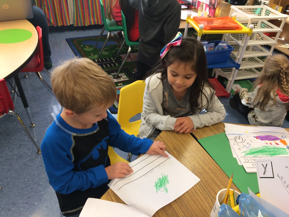 MrsPenderp's tweet photo. The kindergartners at Parsons were so excited to share their writing! #GSDPride #GSDParsons @villak_villa https://t.co/mhWuLbj7tX
