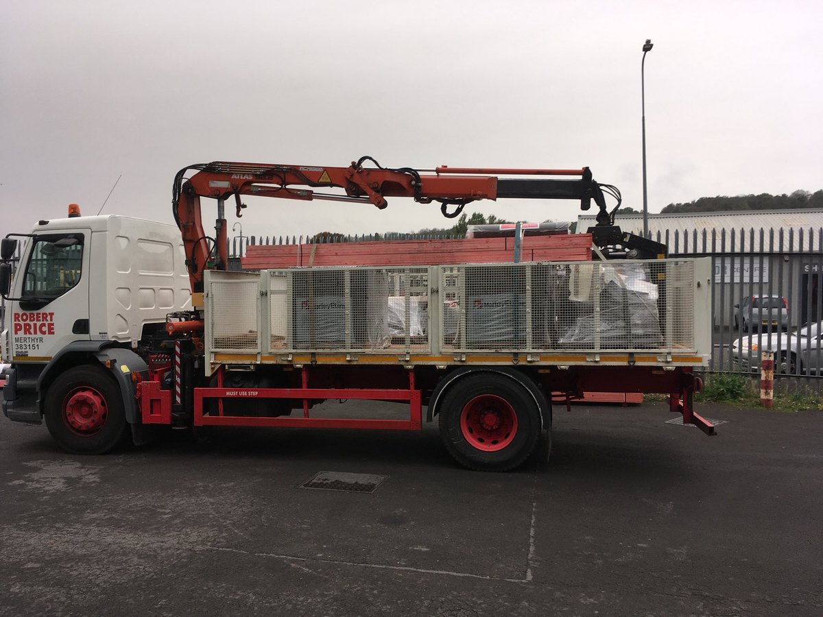 ChrisMMarleyLtd's tweet photo. Great to see more @MarleyEternit #fullroofsystem products ready to be delivered by @RobertPriceBM https://t.co/DVeqsuRUVv