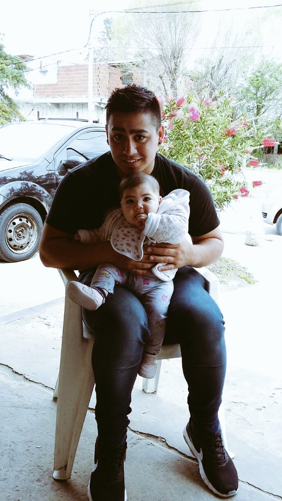 PatoachavalLBDS's tweet photo. Esos cachetes. El padrino quiere que crezcas rápido,así vamos a pasearrrr https://t.co/r4RcZftsBg