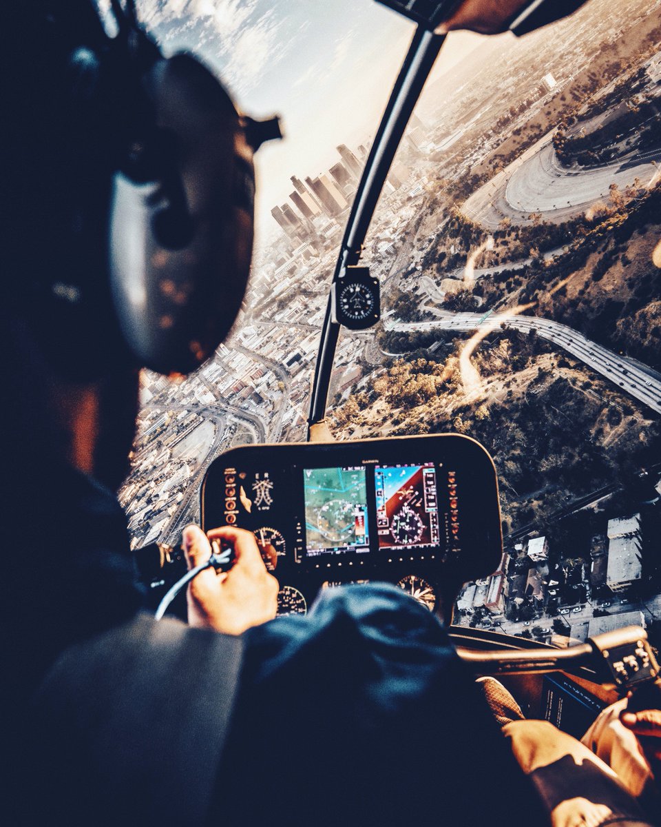 Sending it into Monday like 💥 via @Evvade_