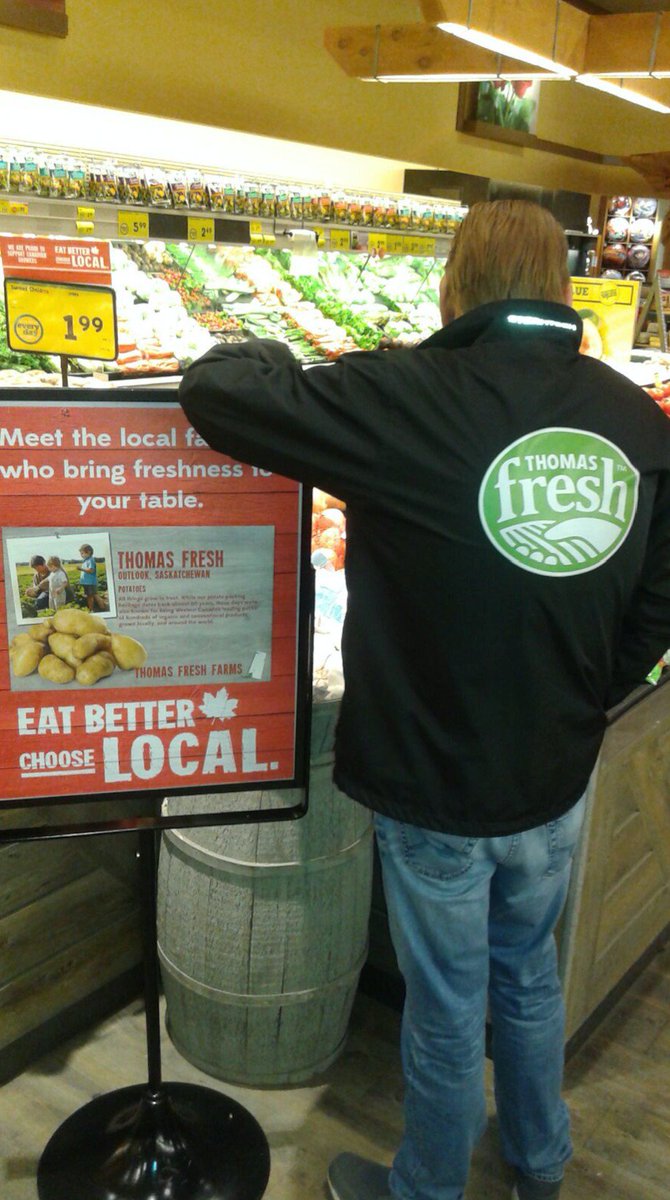thomasfresh's tweet photo. Stock up on Thomas Fresh produce at your local, Western @SafewayCanada! We provide hundreds of products that are organic and conventional. ๐๐ฟ
#qualityproduce #locallygrown #grownintrust https://t.co/cjtqHSeD6R