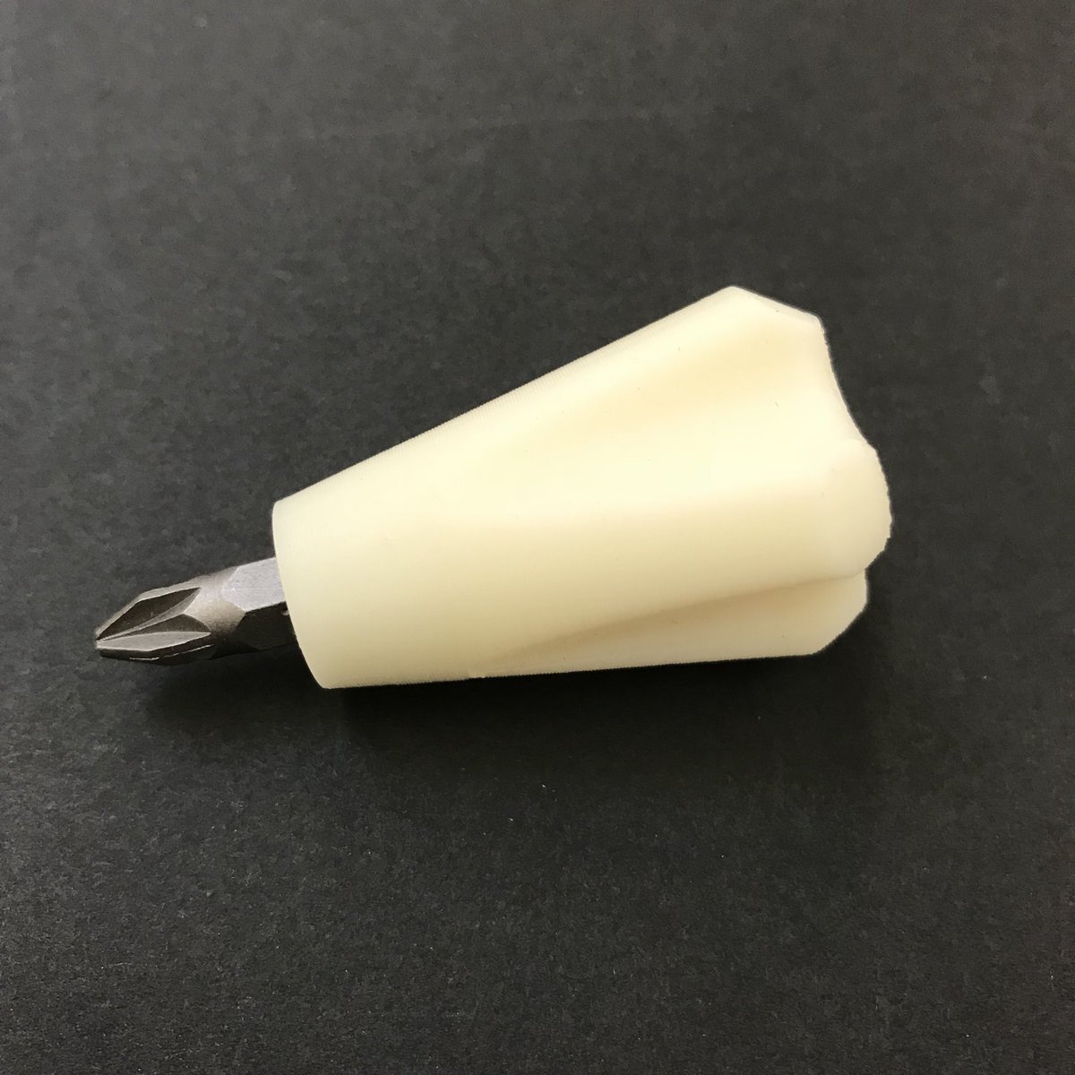 MrLaneDT's tweet photo. #Yr10 #MicroScrewdriver project, @SOLIDWORKSedu assembled model compared with #3DPrinted final outcome #dtchat #solidworks #CAD (2/2) https://t.co/9Bx5RJxrg5