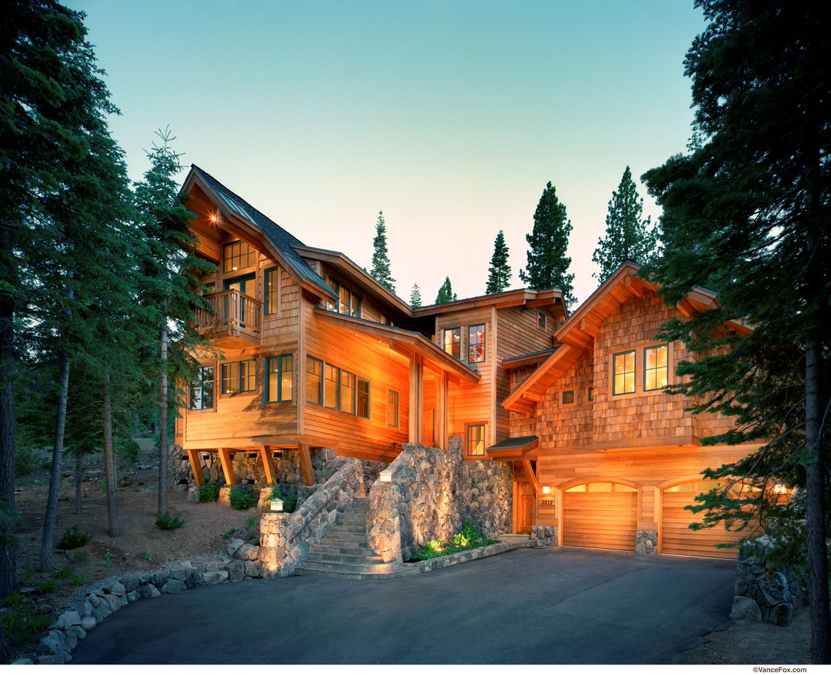 We only build a select number of homes a year to ensure quality and distinctive service for our clients bit.ly/brinkcustomhom…